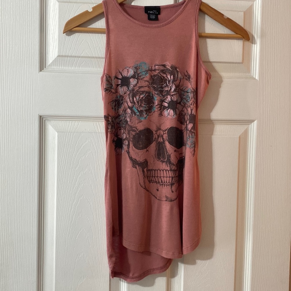 Rue21 Junior’s Floral Skull Tank Top